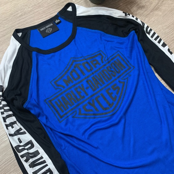 Harley Davidson long sleeve - Picture 2 of 3